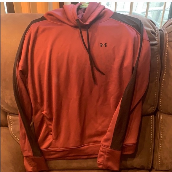 under armour maroon sweatshirt